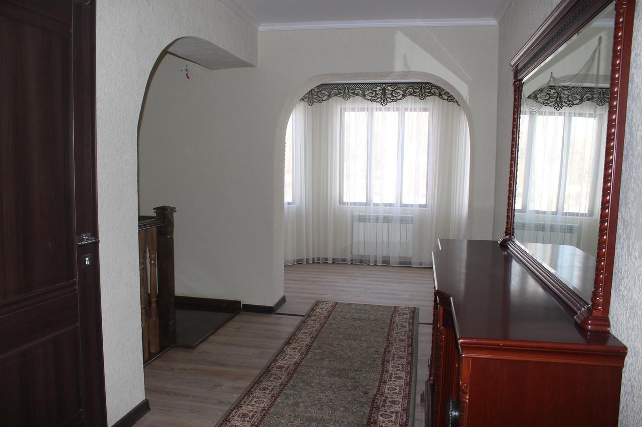 Mount Yard Karakol Hotel Exterior foto